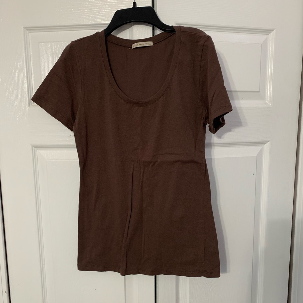 2 T-Shirts